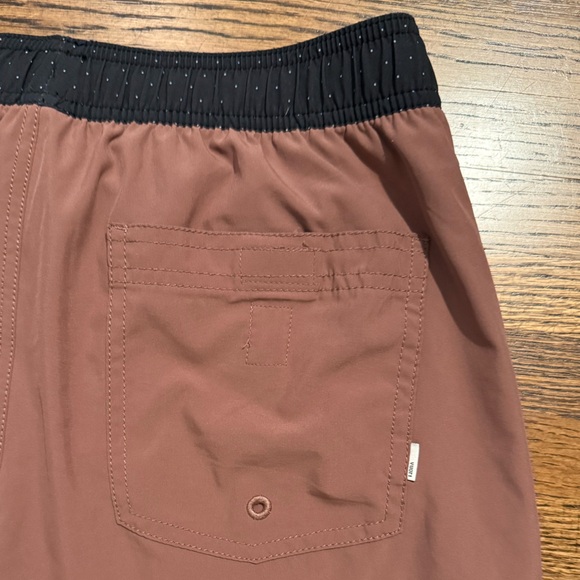 Vuori Kore Shorts - Picture 3 of 3